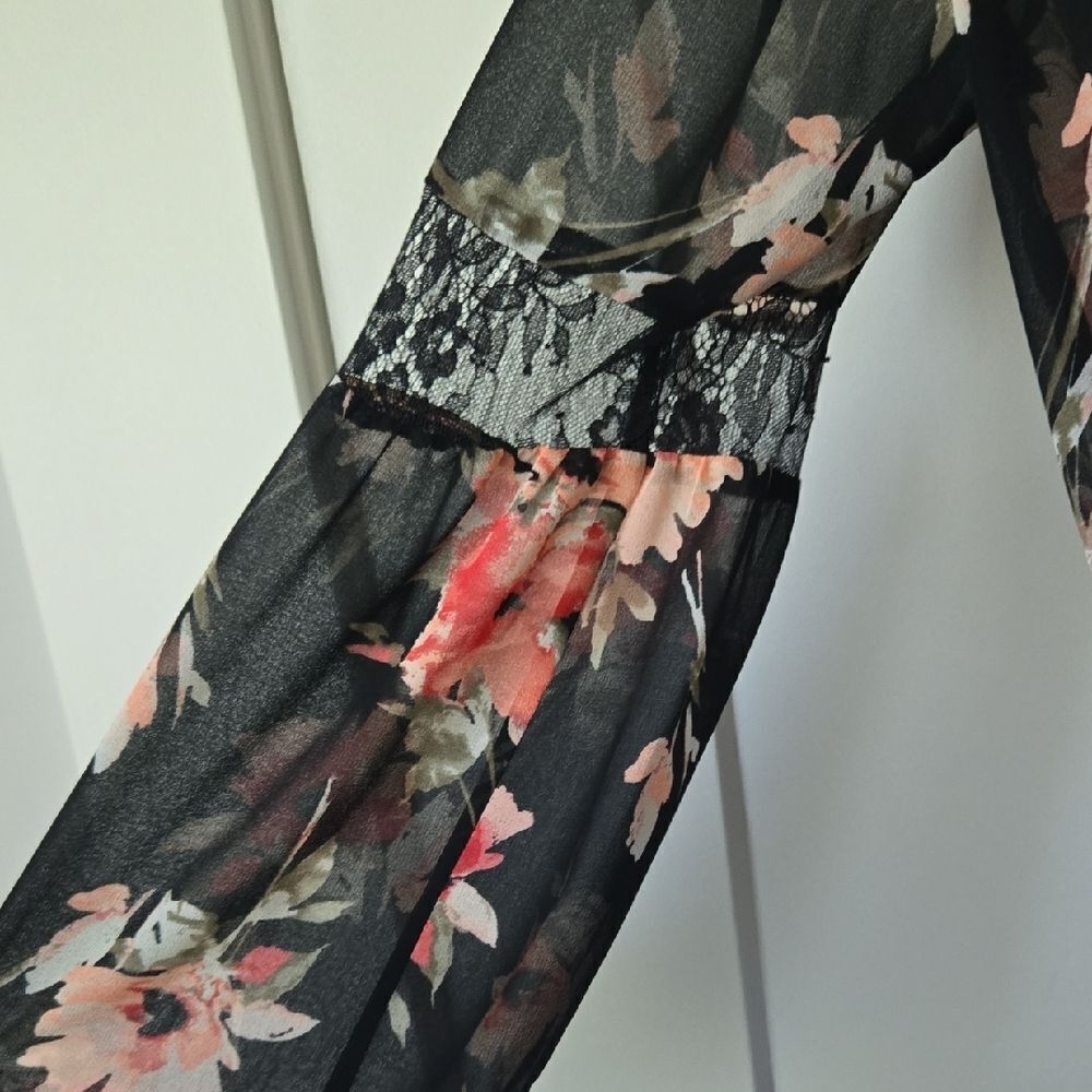 White House Black Market Pink Floral V-Neck Bishop Sleeve Dress With Lace Accent - Picture 5 of 6